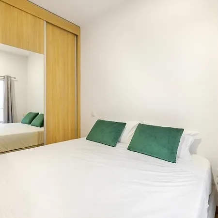 Two 2 Two Urban Apartman Vila Real